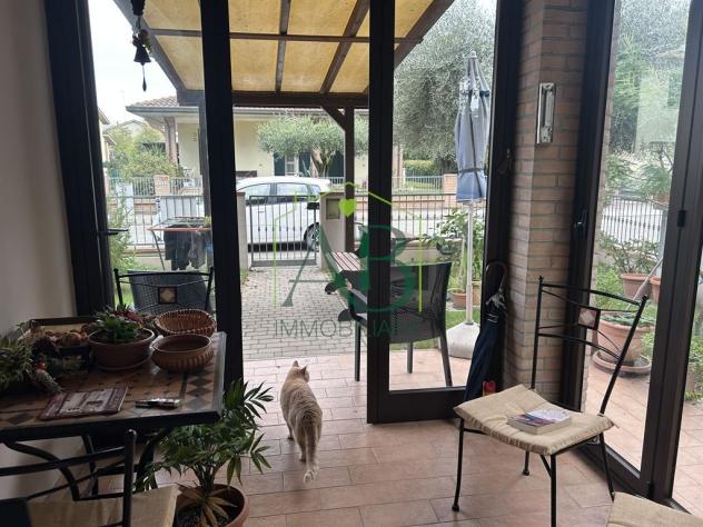 Villetta ad angolo con giardino - Foto 7