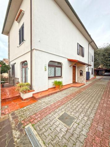 Villa in vendita a Rosignano Solvay - Rosignano Marittimo 260 mq Rif: 1387037