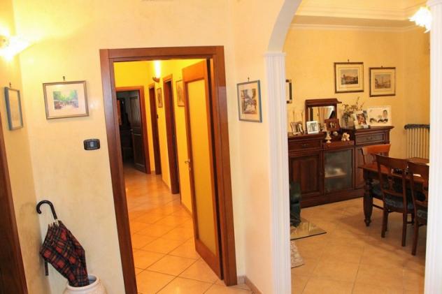 Orvieto centro - Vendesi appartamento al primo piano con garage, balcone, magazzino e orto - Foto 2