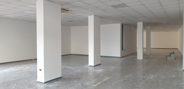 Fittasi locale mq 600 - Foto 4