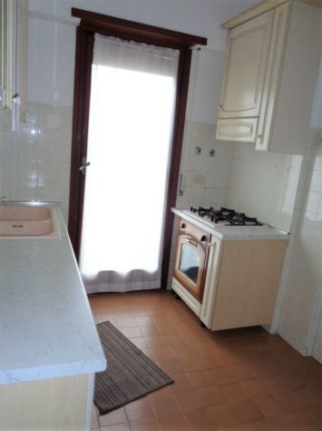 Affitto appartamento ammobiliato. - Foto 3