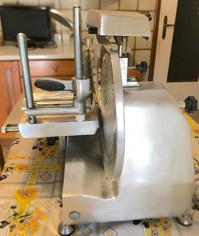 AFFETTATRICE IN ALLUMINIO, 220 volt, LAMA 30 CM - Foto 5