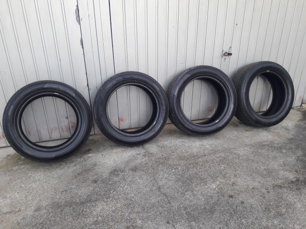 N.4 Pneumatici 235 55 R18 104V