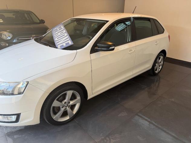 SKODA - Rapid - Spaceback 1.4 TDI 90 CV Design Edition - Foto 3
