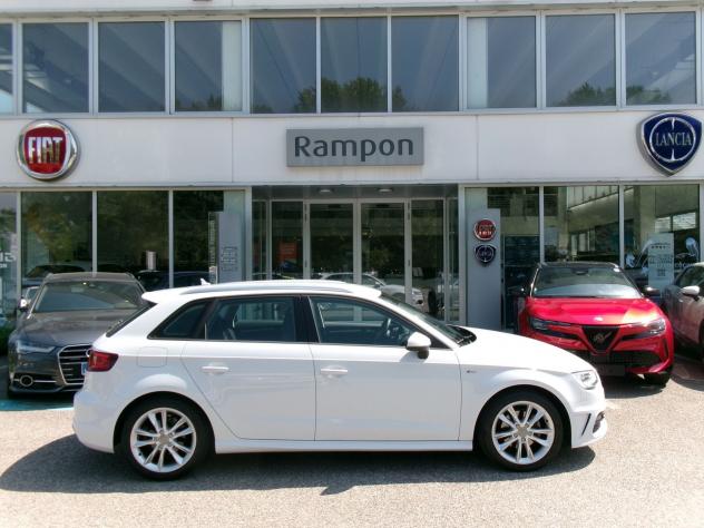 Audi A3 1.6 TDI Sportback S-LINE - Foto 3