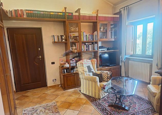 Orvieto centro - Appartamento con vista, magazzino e area esterna privata in vendita in pieno centro storico - Foto 8