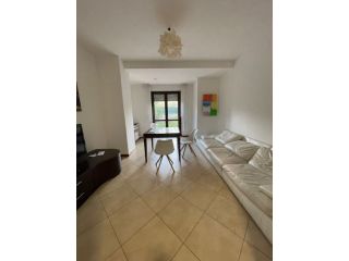 stanza con letto matrimoniale