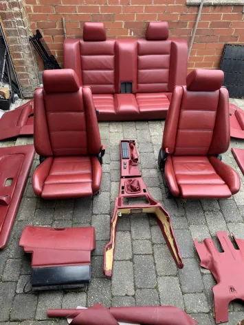 BMW E30 M3 Interni in pelle rossa / riscaldati / rosso cremisi / rosso cardinale