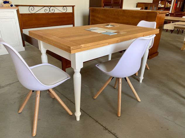 NUOVA SEDIA CON CUSCINO IN ECOPELLE E GAMBE IN LEGNO - Foto 6