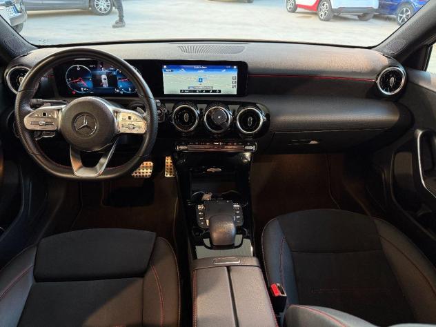 MERCEDES - Classe A A 200 d Premium Night edition auto - Foto 8