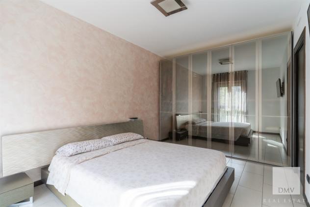 4 LOCALI CON DOPPI SERVIZI, BOX E CANTINA - Foto 14
