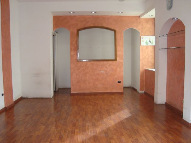 IN UNA TRAVERSA DEL CORSO