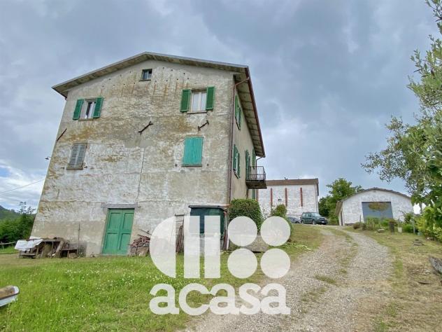 CASALE con CAPANNONI e TERRENO AGRICOLO - Foto 3