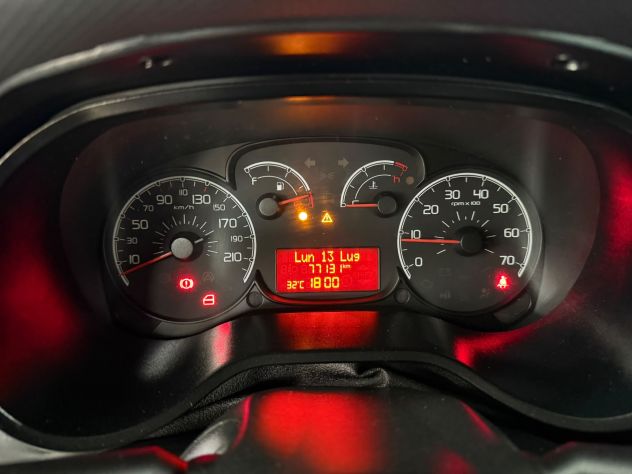 Fiat Doblò 1.6 Mjet Autocarro N1 5 posti - Foto 9