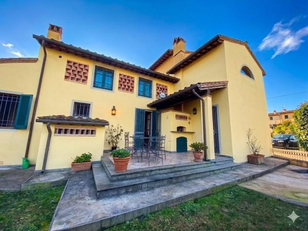 Villetta bifamiliare in vendita a Capezzano Pianore - Camaiore 110 mq Rif: 1397400