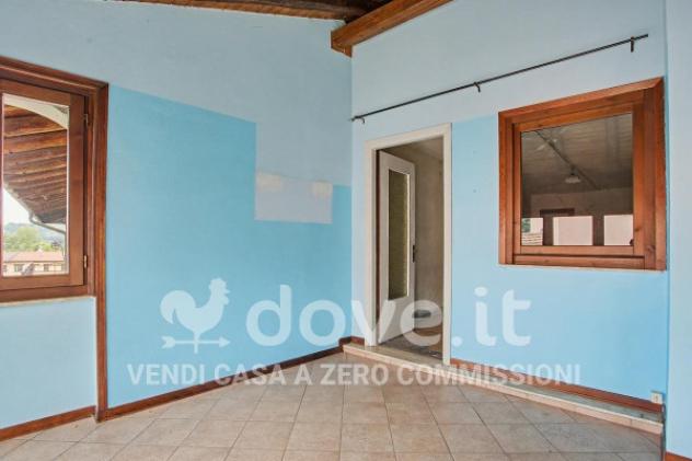 Appartamento di 161 m² con più di 5 locali in vendita a Caravate - Foto 7