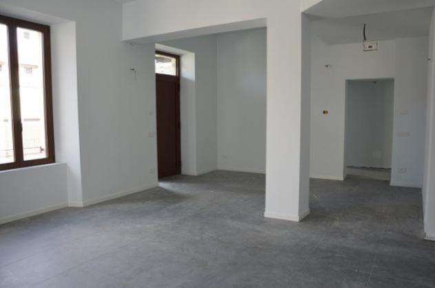 Villa di 140 m² con 3 locali in vendita a Albizzate - Foto 2
