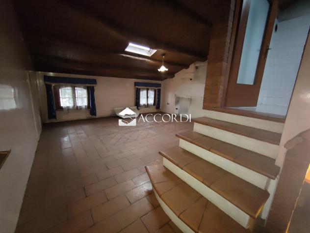 RUSTICO di 11 vani e di 453 mq (CASTELLO DI GODEGO) rif. BL045 - Foto 17
