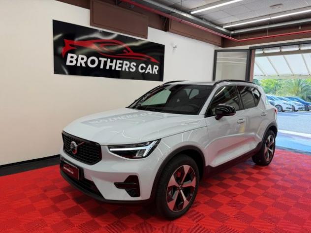 VOLVO XC40 B3 automatico PLUS DARK cloud blue rif. 23970711