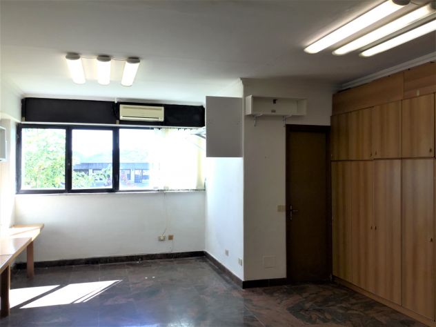 AFFITTO A RISCATTO ufficio in affitto o vendita a castelnuovo magra (sp)