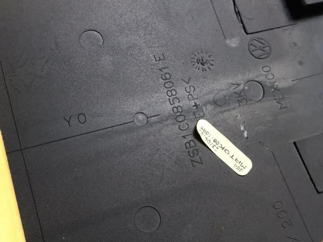 1C0858061E SPORTELLO CASSETTO PORTAOGGETTI CRUSCOTTO CENTRALE PARTE SUPERIORE VOLKSWAGEN NEW BEETLE 1.9 D 77KW 5M 2P (2007) RICAMBIO USATO - Foto 8