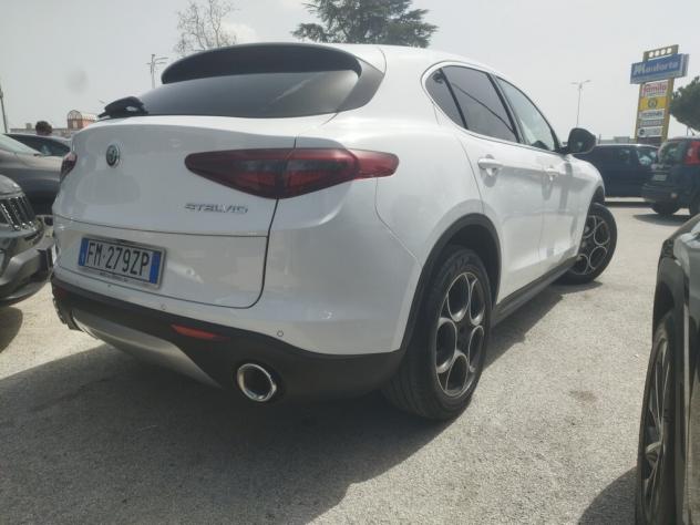Alfa Romeo Stelvio 2.2 Turbodiesel 210 CV AT8 Q4 Super - Foto 3