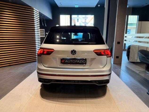 VOLKSWAGEN Tiguan 2.0 TDI 150 CV SCR DSG R-Line rif. 23956006 - Foto 10