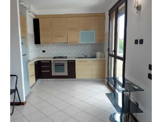 M3 Affori centro signorile e ampio monolocale arredato