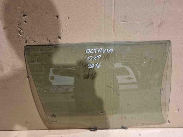 VETRO SCENDENTE POSTERIORE DESTRO SKODA Octavia S.Wagon 5° Serie (5E5) (1620)