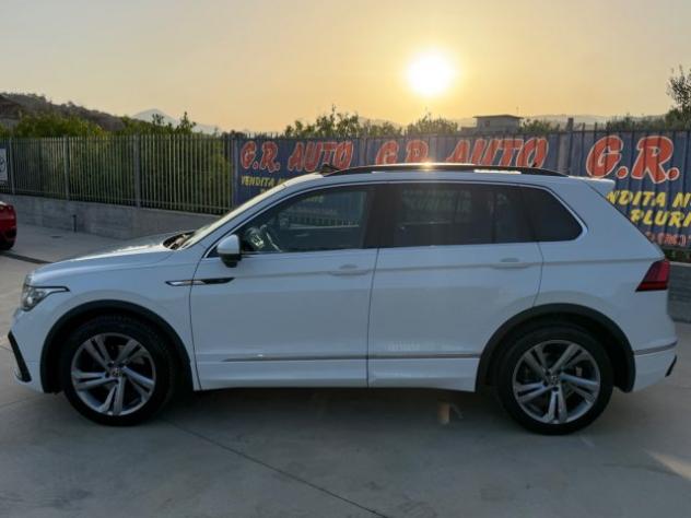 VOLKSWAGEN Tiguan 2.0 TDI R-Line TETTO APRIBILE rif. 24054382 - Foto 6
