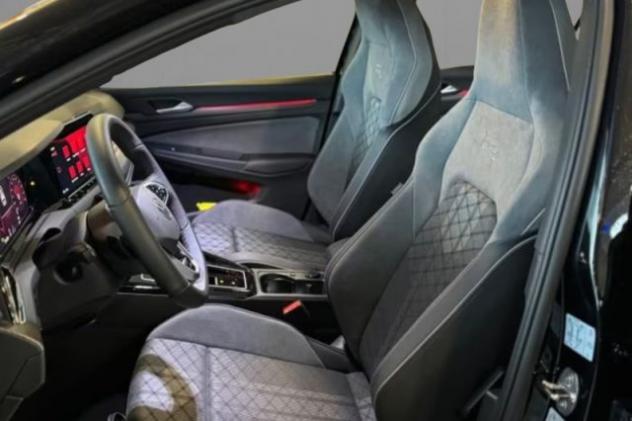 VOLKSWAGEN Golf 2.0 TDI 150 CV DSG SCR R-Line rif. 23758240 - Foto 4