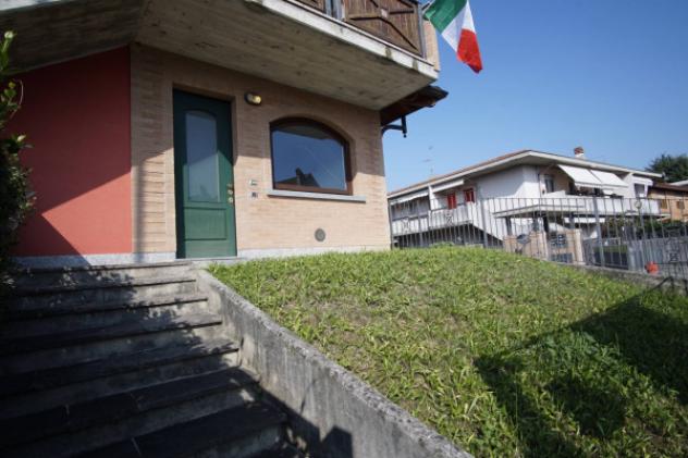 Appartamento di 95 m² con 3 locali e box auto in vendita a Azzano San Paolo