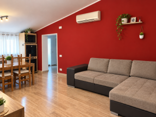 RIANO ACCOGLIENTE BILOCALE ARREDATO CON BALCONE
