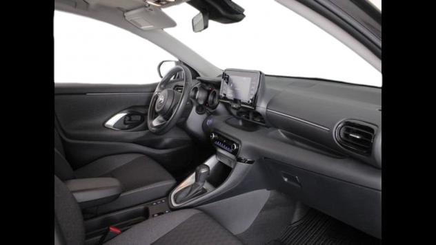 Toyota Yaris Hybrid Trend MY22 - Foto 8