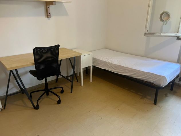 SOLO STUDENTI o giovani lavoratori affittasi posto letto in doppia - Foto 5