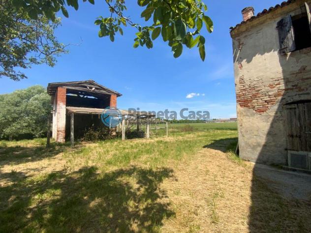 MONTA': rustico da ristrutturare con giardino di 8000 metri - Foto 11