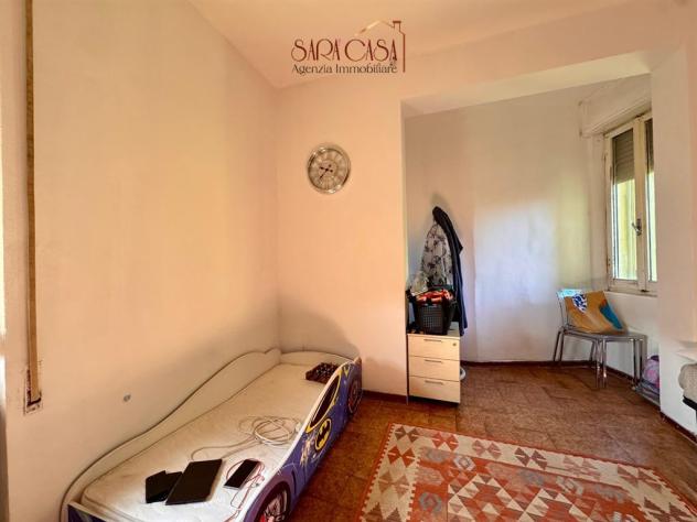Appartamento con due camere da letto, corte e servizi annessi - Foto 10