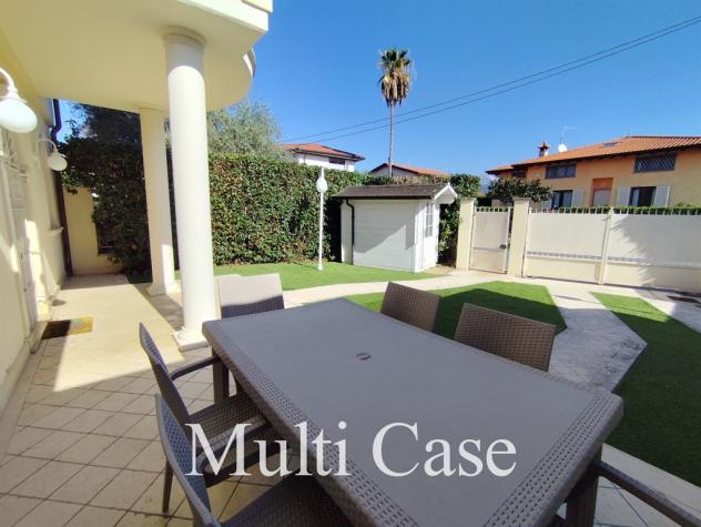 Porzione di Villa Indipendente con Giardino a 600m dal mare - Marina di Pietrasanta. - Foto 12