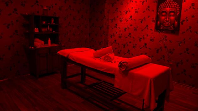 Massaggio al femminile Tel:3405927811