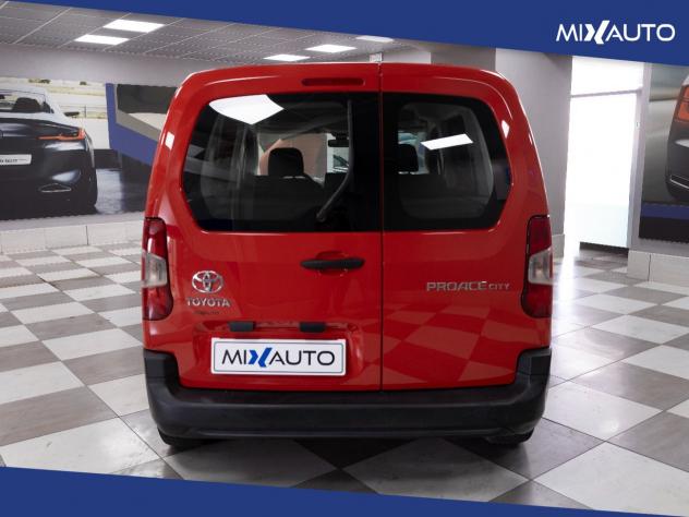 Toyota Proace City Verso 1.5D COMBI GX PLUS L1 130CV - Foto 4