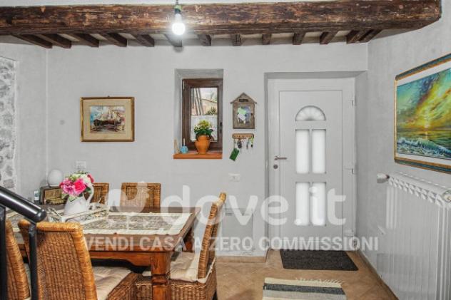 Casa indipendente di 230 m² con più di 5 locali e posto auto in vendita a Castel Giorgio - Foto 18