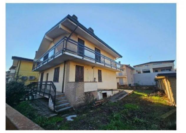 Immobile in asta di 274 m² con più di 5 locali e box auto doppio in vendita a Cesate - Foto 8