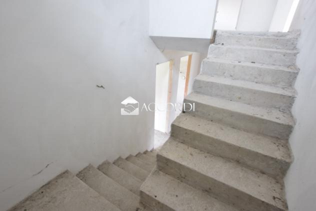 CASA INDIPENDENTE di 6 vani e di 150 mq (ASOLO) rif. BL072G - Foto 3