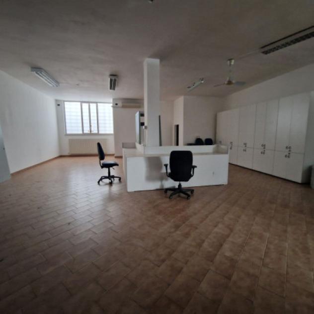 Immobile di 400 m² con più di 5 locali in vendita a Lainate - Foto 14
