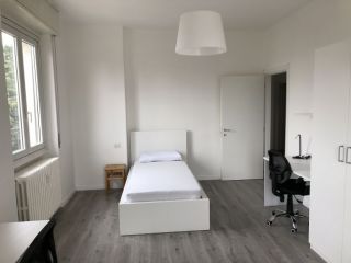STANZE vicino Università / Ospedale MONZA, in appartamento RISTRUTTURATO a NUOVO