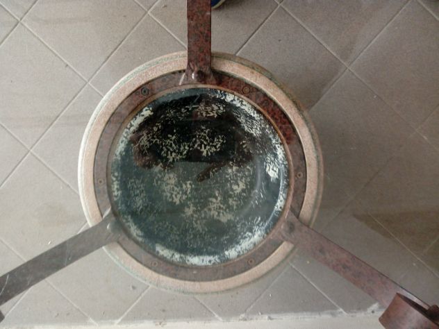 Tavolino basso piano in Vetro basamento in pietra e metallo - Foto 4
