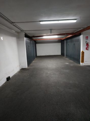 BOX NUOVISSIMO, IN PARCO NUOVO, CON CANCELLO ELETTRICO E CORRENTE INTERNA - Foto 8