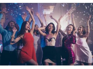 RAGAZZE IMMAGINE e PR al MARE o in CITTA’ NEI CLUB PIU BELLI D’ITALIA