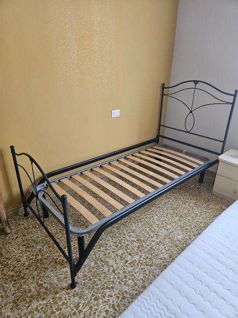 Letto singolo completo (struttura, rete, materasso) - Foto 2