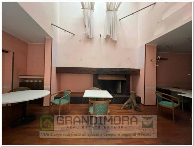 Appartamento di 290 m² con 4 locali in vendita a Alzano Lombardo
